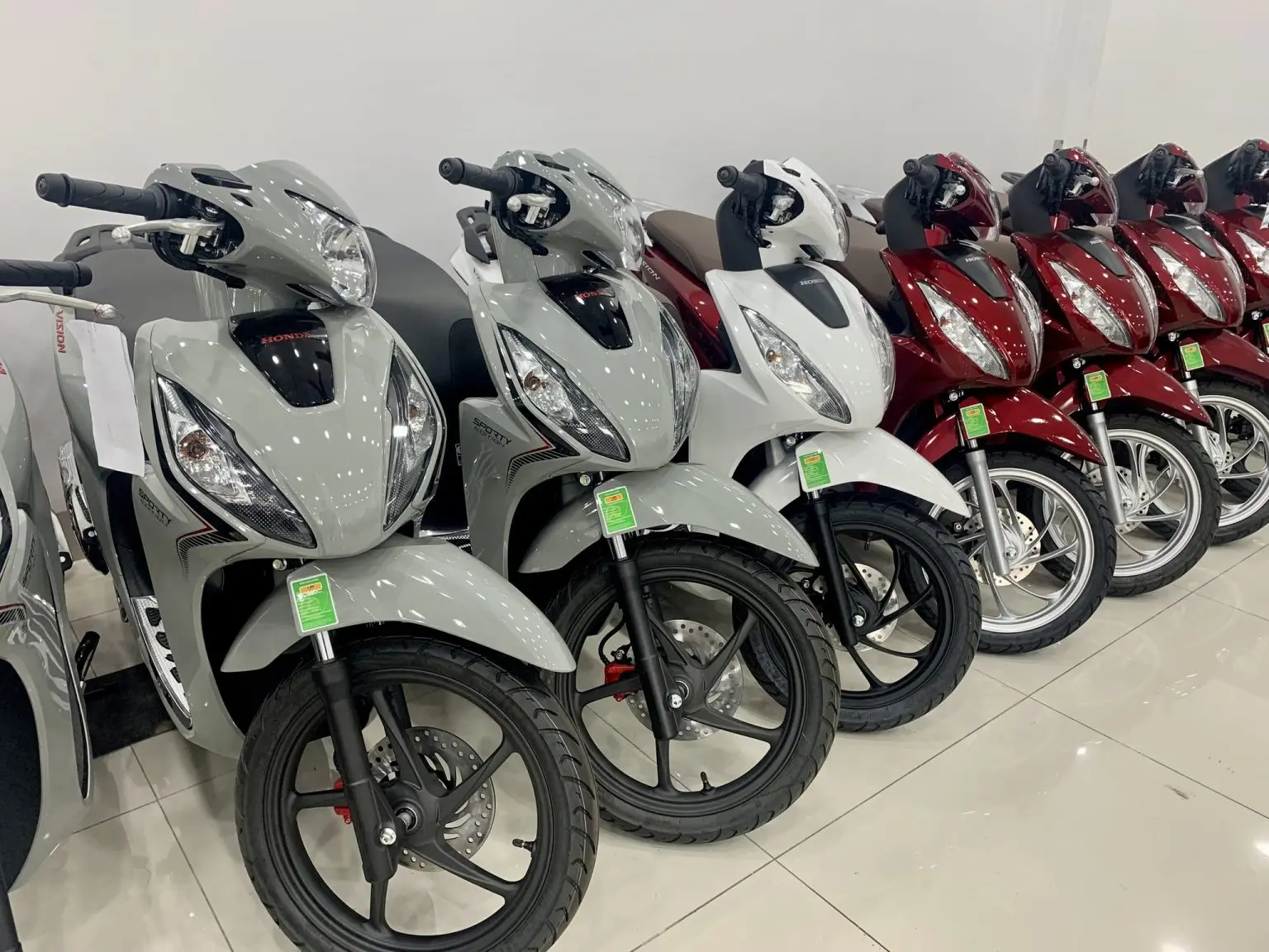 Các phiên bản màu sắc đa dạng của xe máy Honda Vision