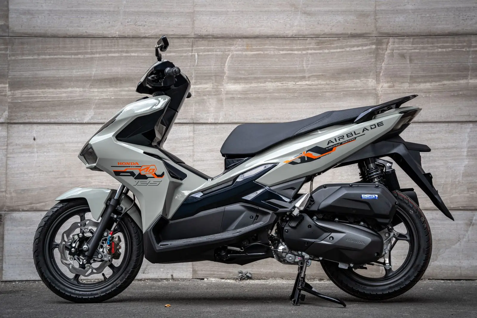 Chi tiết thiết kế thể thao của xe Air Blade 125 4 van