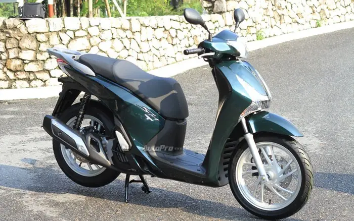 Xe Honda SH 150i 2015 màu trắng cổ điển và sang trọng