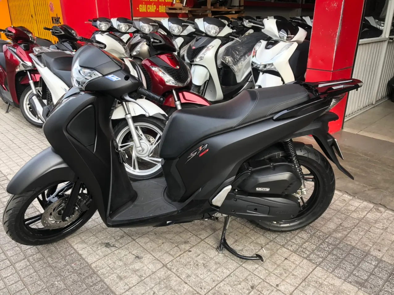 Xe Honda SH 150i 2019 phiên bản phanh ABS màu đen mờ