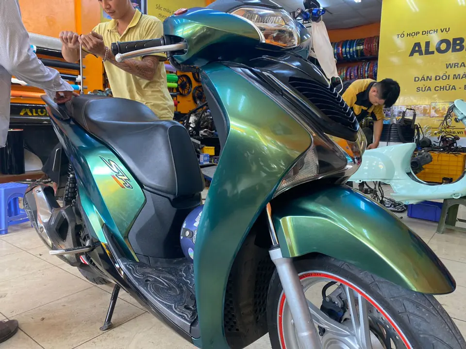 Xe Honda SH 2014 màu xanh rêu cổ điển và sang trọng