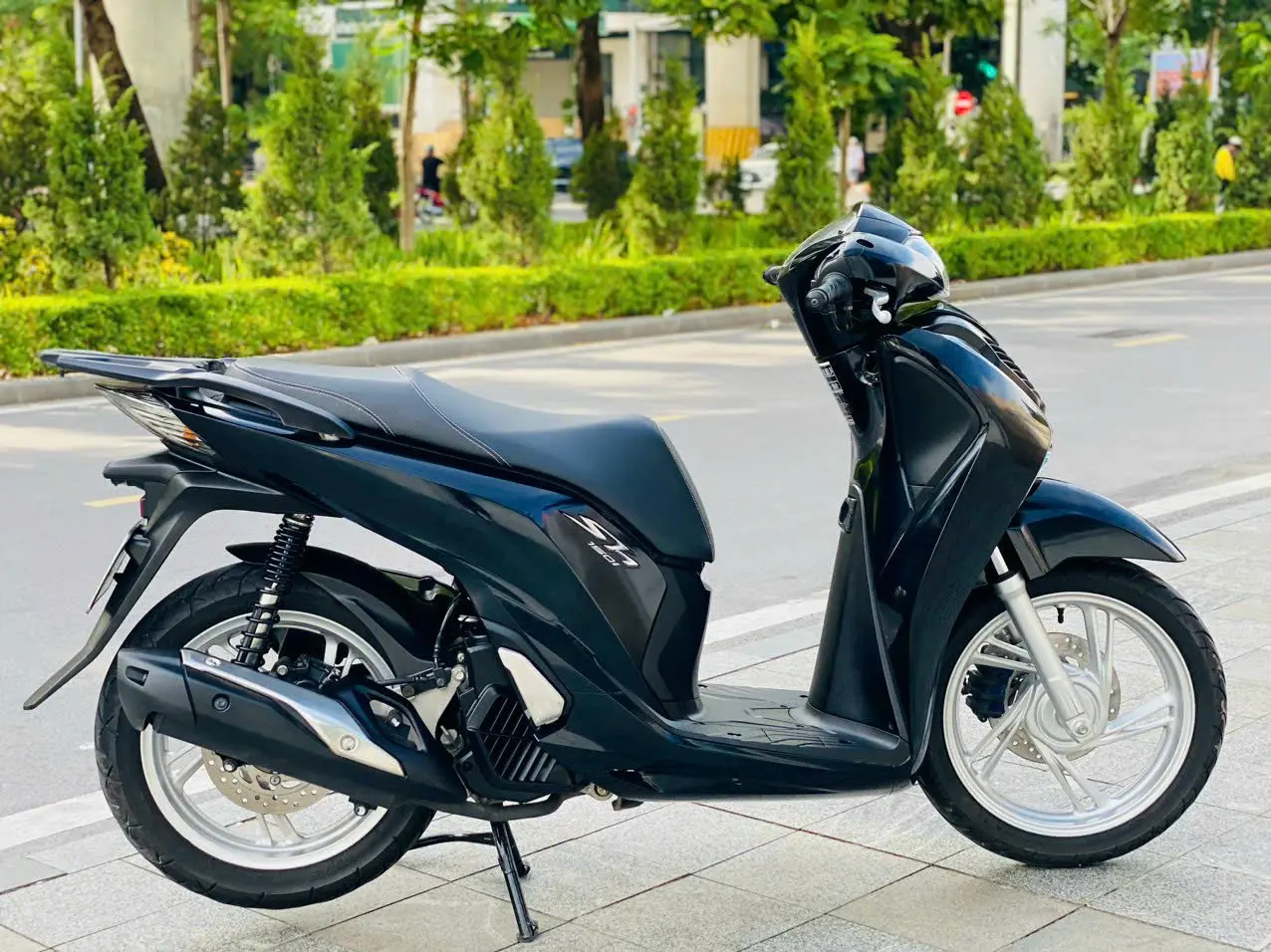 Xe Honda SH 2018 phiên bản màu đen mờ mạnh mẽ