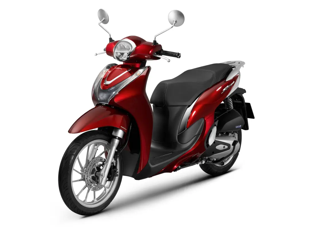 Xe Honda SH Mode 125 màu trắng thanh lịch trên phố