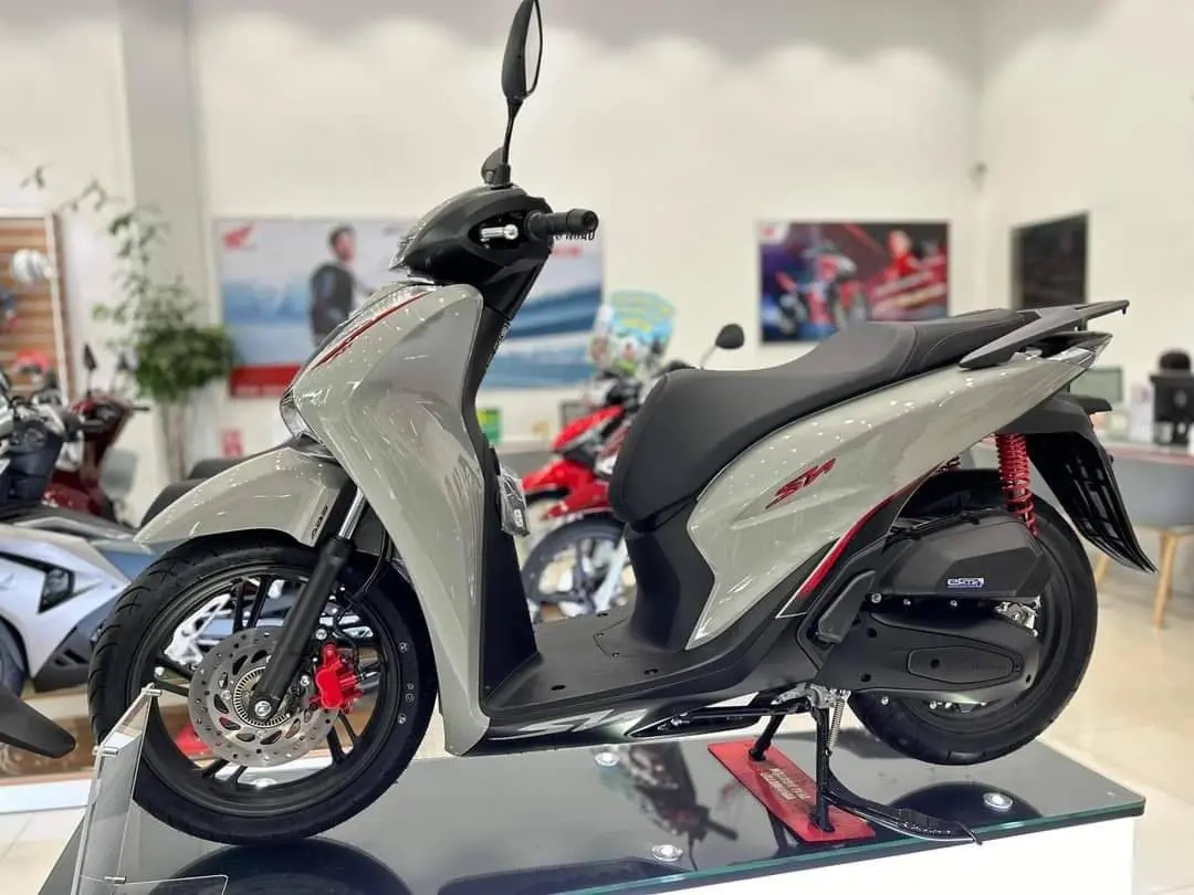 Xe Honda SH 160i màu xám xi măng phiên bản 2025