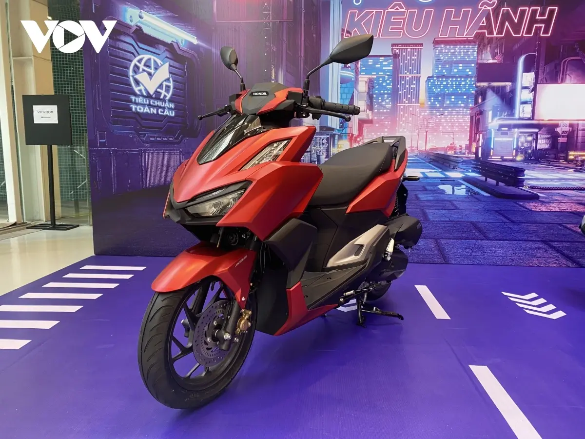 Xe Vario Honda màu xanh nhám thể thao