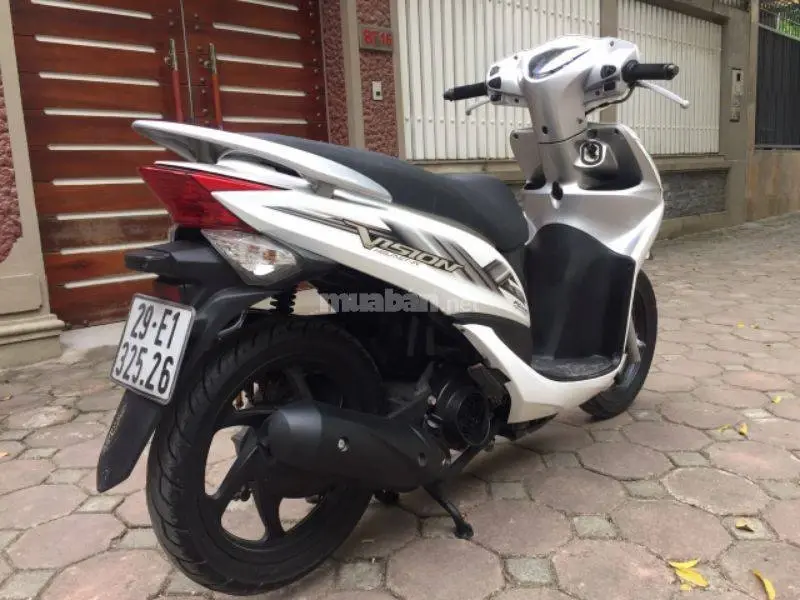 Xe Honda Vision 2012 cũ màu đỏ, một huyền thoại về sự bền bỉ