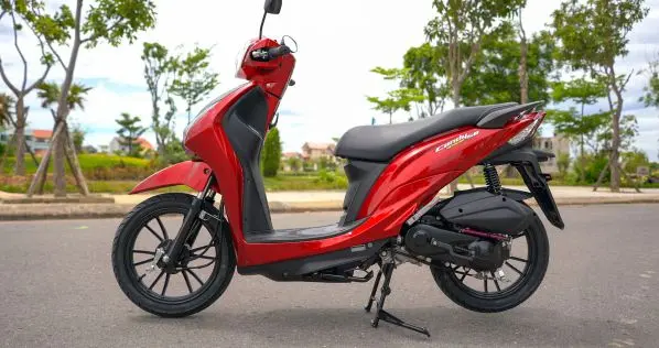 Kiểm tra chi tiết một chiếc Kymco Hermosa 50cc cũ