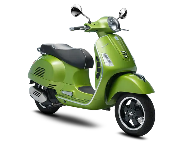 Kiểm tra chi tiết một chiếc Vespa GTS 150 cũ