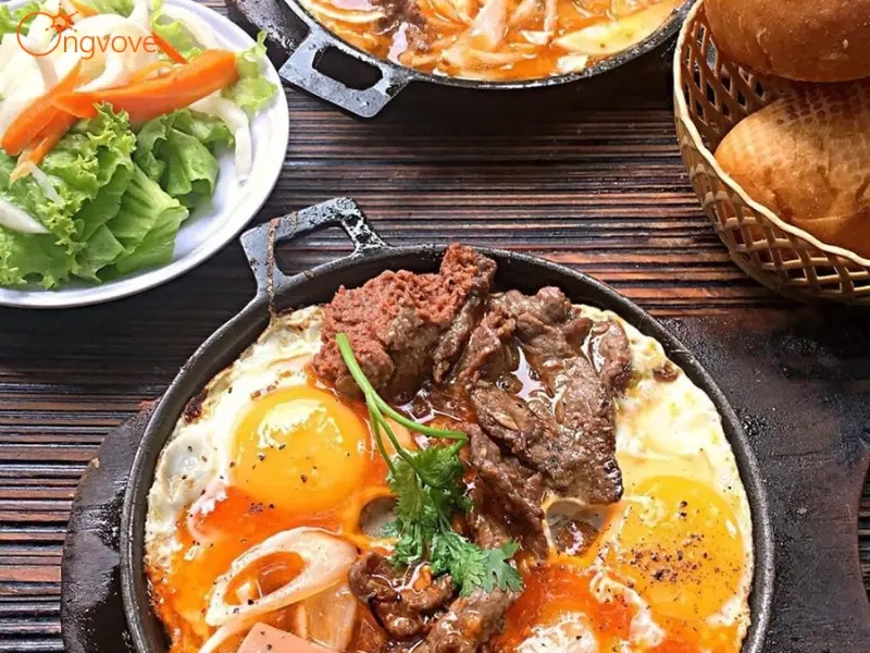 Các nguyên liệu để làm món bánh mì chảo