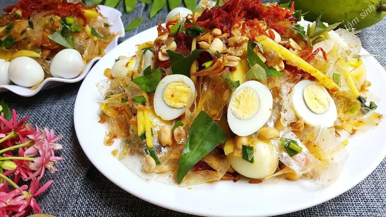 Các nguyên liệu để làm món bánh tráng trộn