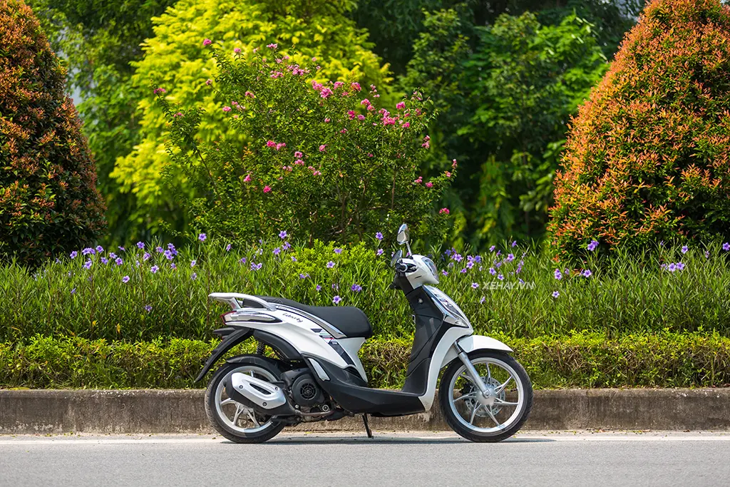 Xe Piaggio Liberty S 2019 màu xám thể thao