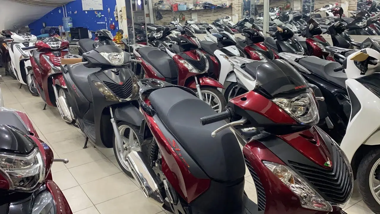 Một chiếc xe Honda SH 2014 được độ đẹp với nhiều đồ chơi hàng hiệu