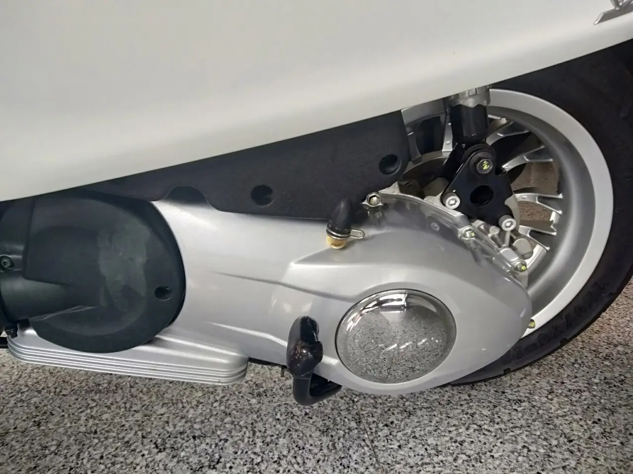 Chi tiết số khung của xe Vespa Ý, bắt đầu bằng ZD...