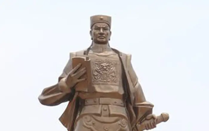 Tượng đài của vị tướng huyền thoại Lý Thường Kiệt
