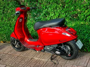 Vespa Sprint đỏ
