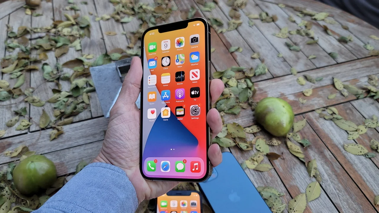iphone 12 pro max là chiếc smartphone đầu tiên trên thế giới có khả năng quay video Dolby Vision HDR