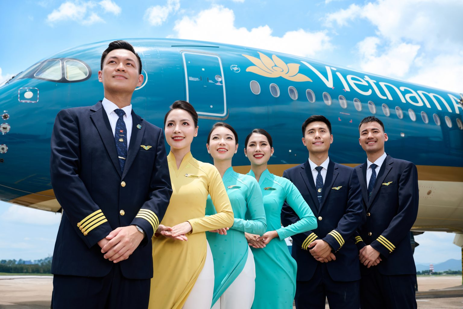 Đội ngũ tiếp viên của Vietnam Airlines luôn gây ấn tượng với nụ cười tươi, phong thái lịch thiệp