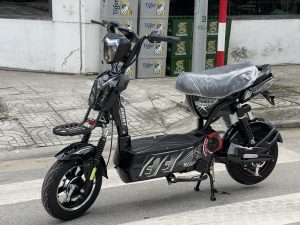 Xe đạp điện là dòng phương tiện được trang bị động cơ điện và pin sạc