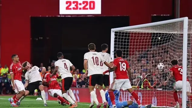 Câu lạc bộ bóng đá Nottingham Forest - Sự thay đổi trong bóng đá hiện đại Câu lạc bộ bóng đá Nottingham Forest - Sự thay đổi trong bóng đá hiện đại