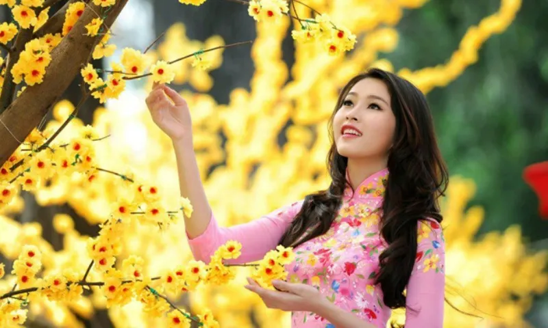 Ngày đầu năm mới - Xông đất và chọn người mở hàng Ngày đầu năm mới - Xông đất và chọn người mở hàng