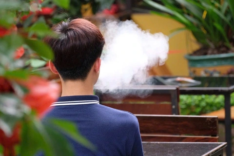 Thuốc lá điện tử - Vì sao giới trẻ dễ bị thu hút Thuốc lá điện tử - Vì sao giới trẻ dễ bị thu hút