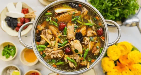 Công thức món lẩu dễ làm - Lẩu gà lá giang thanh mát Công thức món lẩu dễ làm - Lẩu gà lá giang thanh mát