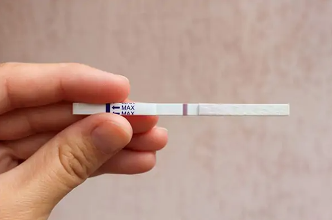 Que Thử Thai - 1 vạch: âm tính hay thử quá sớm?