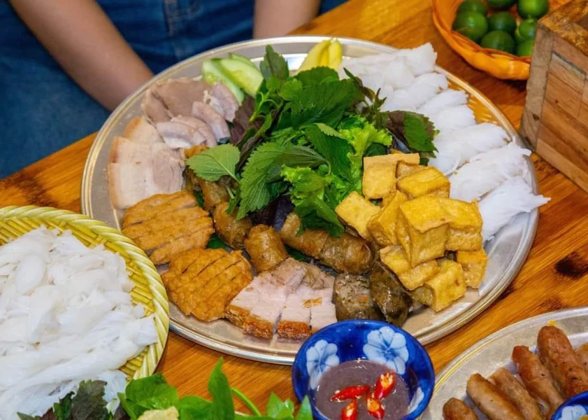 Bún Đậu Mắm Tôm - Chuẩn bị bún, rau và đồ ăn kèm Bún Đậu Mắm Tôm - Chuẩn bị bún, rau và đồ ăn kèm