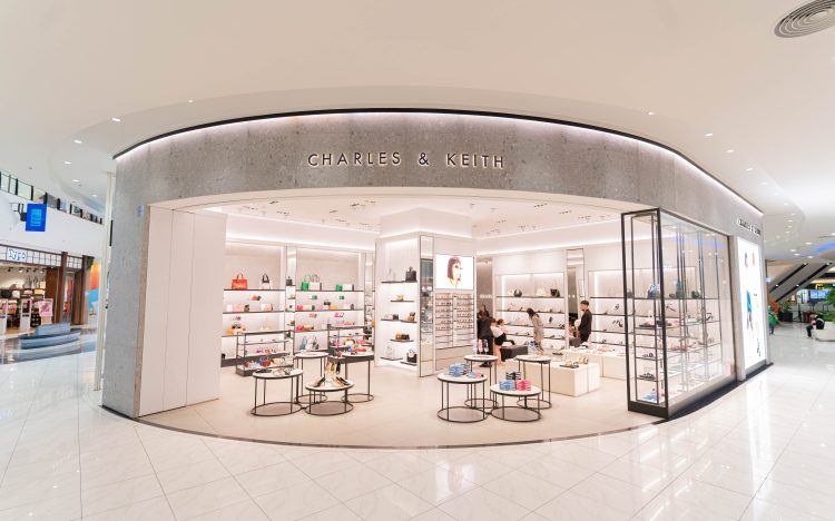 Charles & Keith - Cảm giác sử dụng: tiện hay chỉ đẹp? Charles & Keith - Cảm giác sử dụng: tiện hay chỉ đẹp?