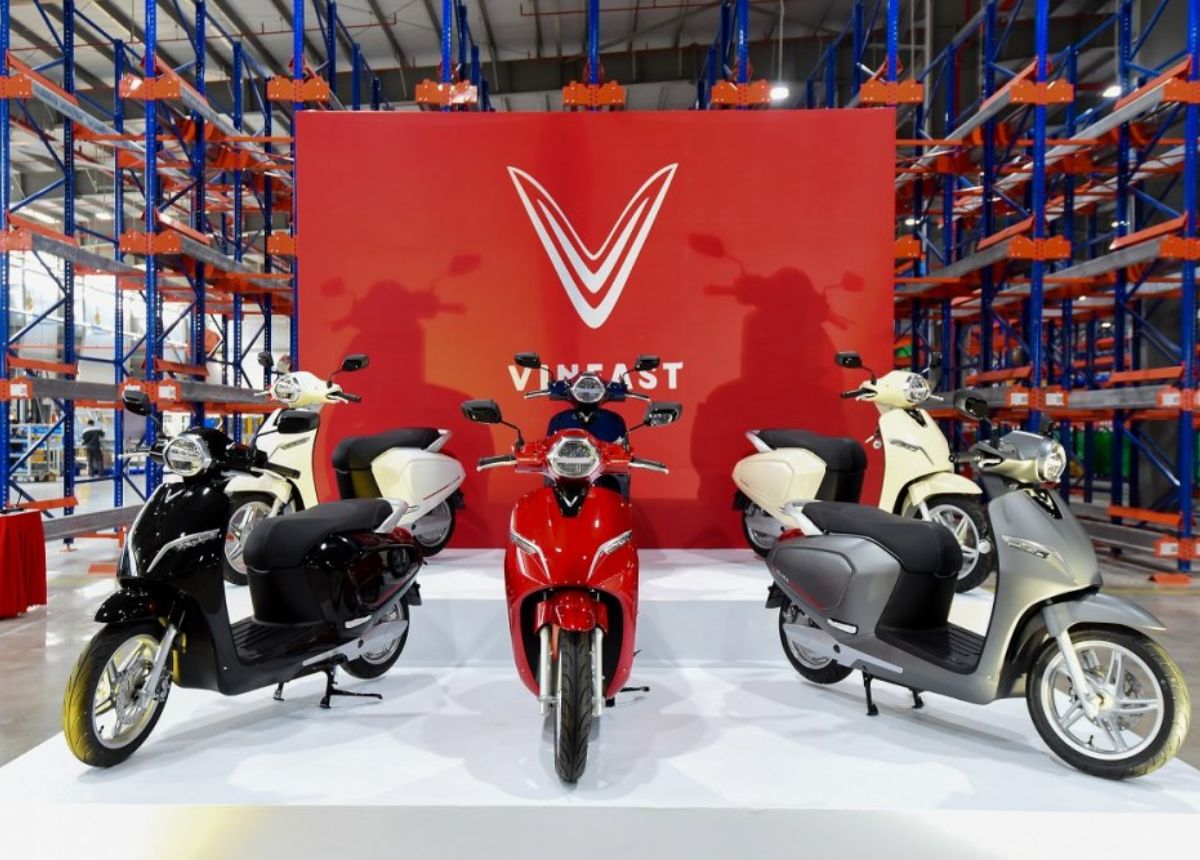 Xe Máy Điện Vinfast Feliz S - Cảm giác vận hành: mượt ga, dễ kiểm soát Xe Máy Điện Vinfast Feliz S - Cảm giác vận hành: mượt ga, dễ kiểm soát