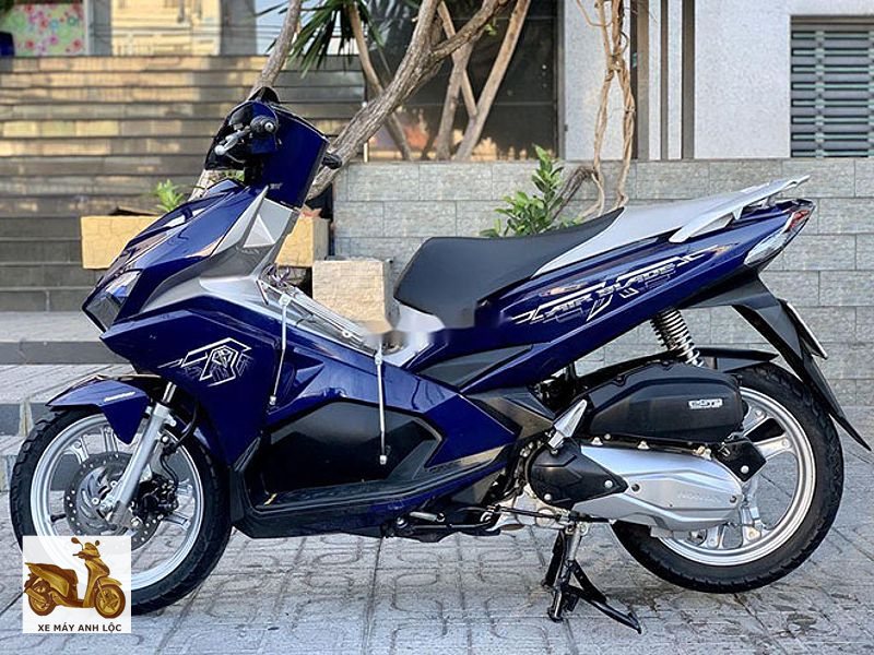 So Sánh Air Blade Và Vision - Thể trạng người lái và thói quen chở đồ So Sánh Air Blade Và Vision - Thể trạng người lái và thói quen chở đồ