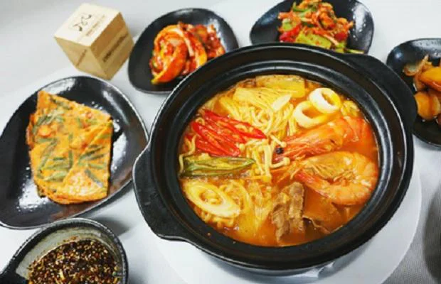 Mì Cay - Mẹo cân bằng vị: sữa, phô mai, trứng và rau Mì Cay - Mẹo cân bằng vị: sữa, phô mai, trứng và rau