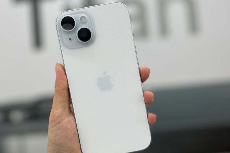 Iphone 15 - Thiết kế bo cong, nhẹ và dễ cầm Iphone 15 - Thiết kế bo cong, nhẹ và dễ cầm
