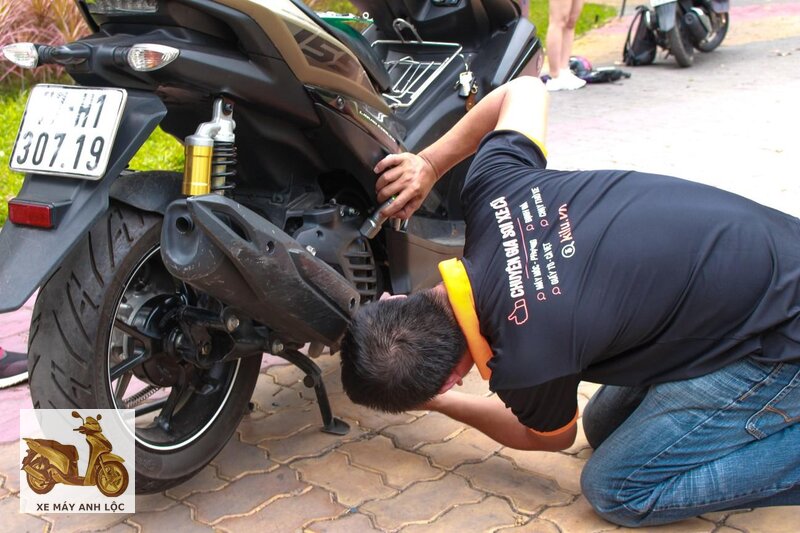Kiểm tra xe máy cũ trước khi mua - Đối chiếu số khung số máy từng ký tự Kiểm tra xe máy cũ trước khi mua - Đối chiếu số khung số máy từng ký tự