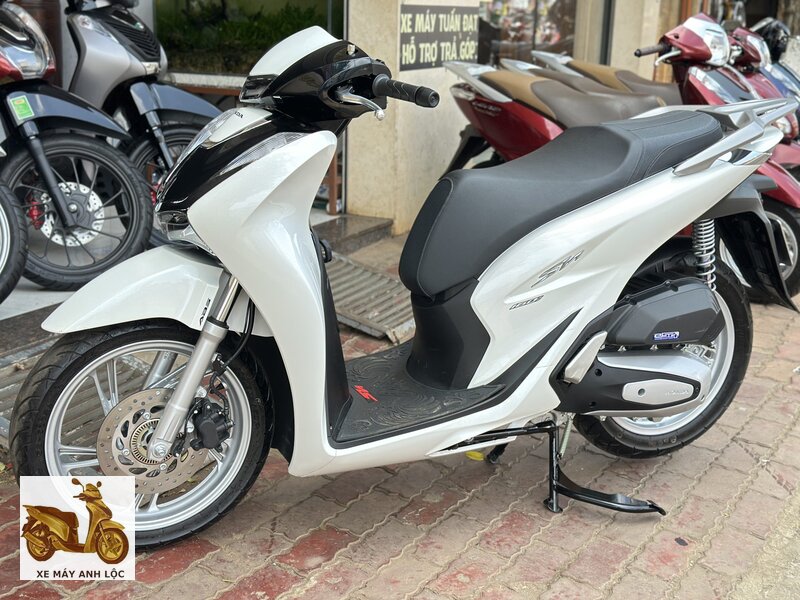 SH 160i cũ - Chi phí nuôi xe: tính tổng, đừng chỉ tính giá mua SH 160i cũ - Chi phí nuôi xe: tính tổng, đừng chỉ tính giá mua
